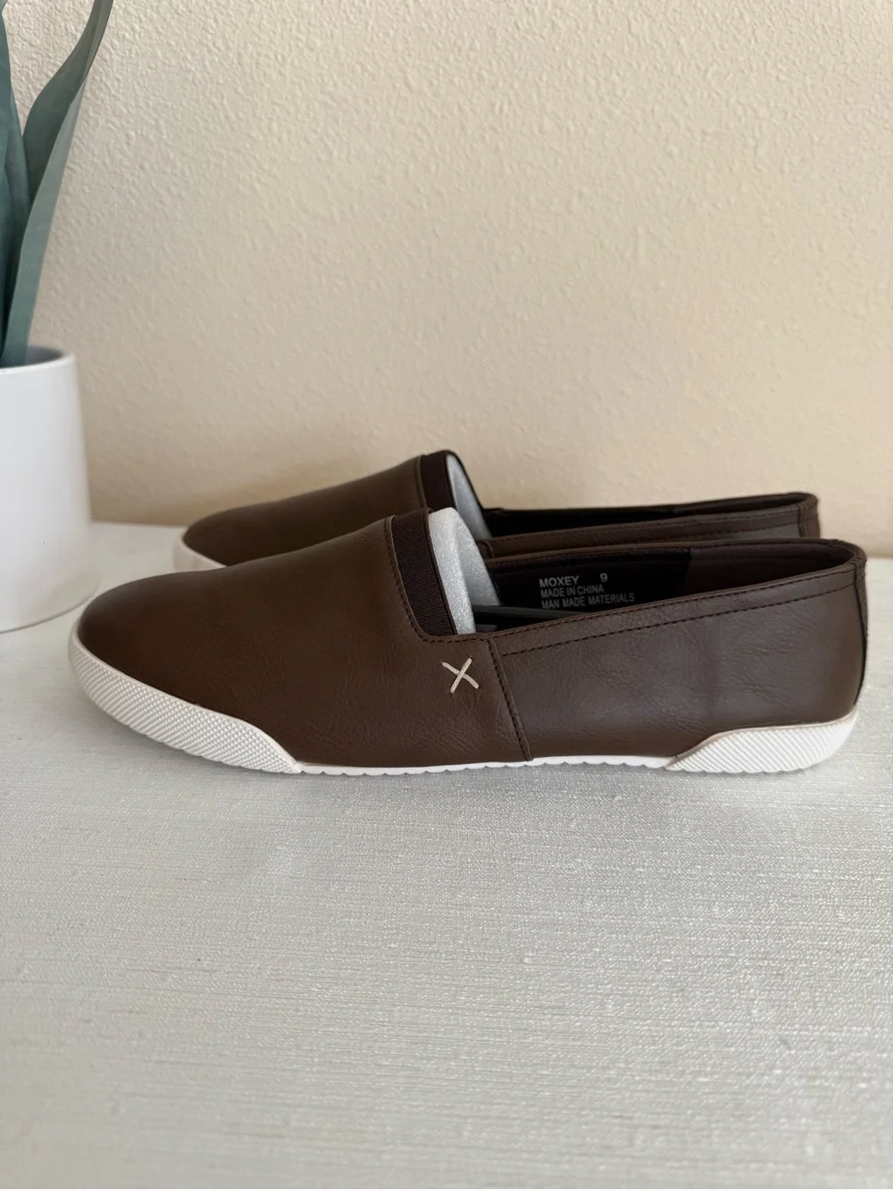BOUTIQUE Corkys Moxey Casual Slip-On Sneakers in Brown